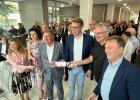 Feierliche Schlüsselübergabe