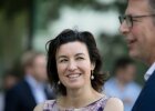 Bundesforschungsministerin Dorothee Bär, hier mit Bayerns Wissenschaftsminister Markus Blume, spricht bei der Eröffnung des ICON von einer „Megafactory der Forschung, des Wissens und der Exzellenz“.